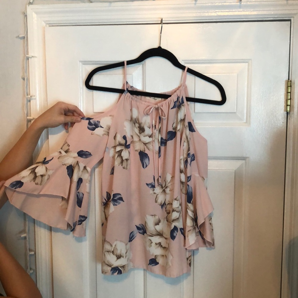 I.Joah Floral Blouse Medium (read caption)